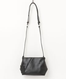 MM6 Maison Margiela（ｴﾑｴﾑｼｯｸｽ ﾒｿﾞﾝ ﾏﾙｼﾞｪﾗ）の「FOLDED J SHOULDER BAG SB5ZH0032（ショルダーバッグ）」