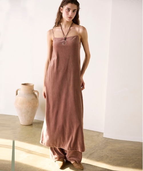WALANCE(ワランス)の「COTTON VELOUR CAMSOLE DRESS(ワンピース・レディース・スミクロ/カーキ・FREE)」の3枚目の写真