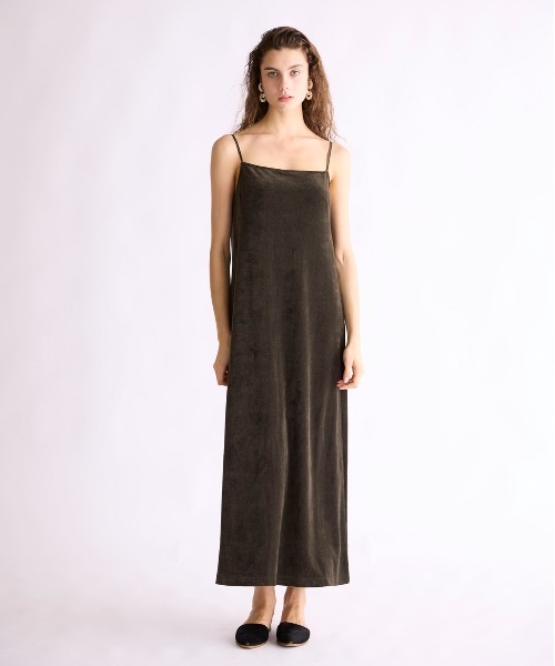 WALANCE(ワランス)の「COTTON VELOUR CAMSOLE DRESS(ワンピース・レディース・スミクロ/カーキ・FREE)」の11枚目の写真