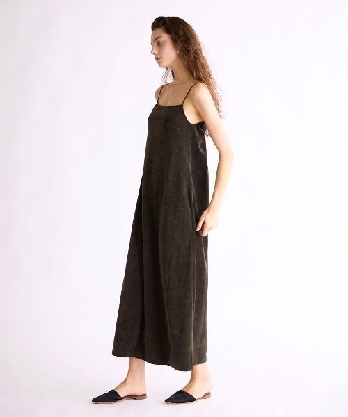 WALANCE(ワランス)の「COTTON VELOUR CAMSOLE DRESS(ワンピース・レディース・スミクロ/カーキ・FREE)」の12枚目の写真