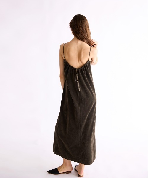 WALANCE(ワランス)の「COTTON VELOUR CAMSOLE DRESS(ワンピース・レディース・スミクロ/カーキ・FREE)」の13枚目の写真