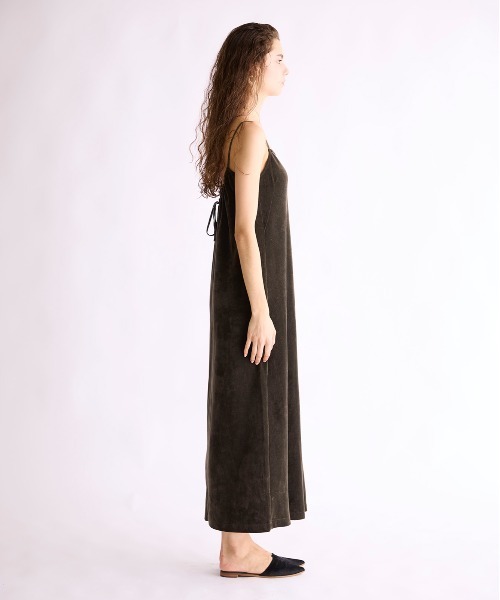 WALANCE(ワランス)の「COTTON VELOUR CAMSOLE DRESS(ワンピース・レディース・スミクロ/カーキ・FREE)」の17枚目の写真