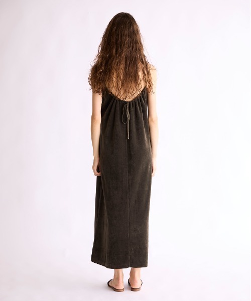 WALANCE(ワランス)の「COTTON VELOUR CAMSOLE DRESS(ワンピース・レディース・スミクロ/カーキ・FREE)」の18枚目の写真