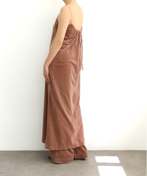 WALANCE(ワランス)の「COTTON VELOUR CAMSOLE DRESS(ワンピース・レディース・スミクロ/カーキ・FREE)」の21枚目の写真