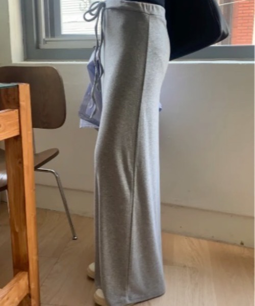 LOENNE(ロエヌ)の「Drawstring Maxi Skirt / ドローストリングマキシスカート(スカート・レディース・ネイビー/ブラック/グレー・FREE)」の4枚目の写真