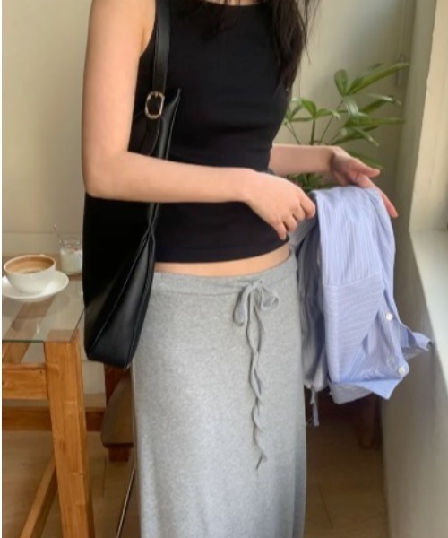 LOENNE(ロエヌ)の「Drawstring Maxi Skirt / ドローストリングマキシスカート(スカート・レディース・ネイビー/ブラック/グレー・FREE)」の8枚目の写真