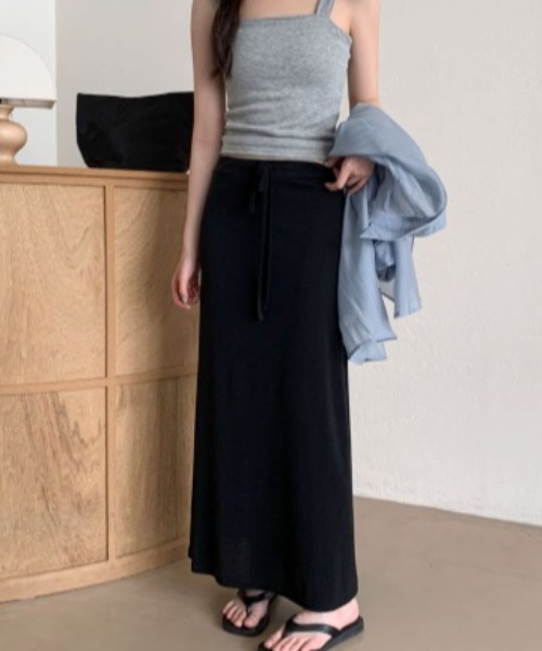 LOENNE(ロエヌ)の「Drawstring Maxi Skirt / ドローストリングマキシスカート(スカート・レディース・ネイビー/ブラック/グレー・FREE)」の15枚目の写真