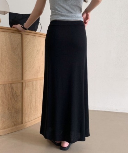 LOENNE(ロエヌ)の「Drawstring Maxi Skirt / ドローストリングマキシスカート(スカート・レディース・ネイビー/ブラック/グレー・FREE)」の16枚目の写真