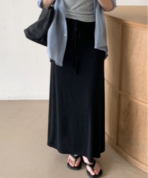 LOENNE(ロエヌ)の「Drawstring Maxi Skirt / ドローストリングマキシスカート(スカート・レディース・ネイビー/ブラック/グレー・FREE)」の17枚目の写真