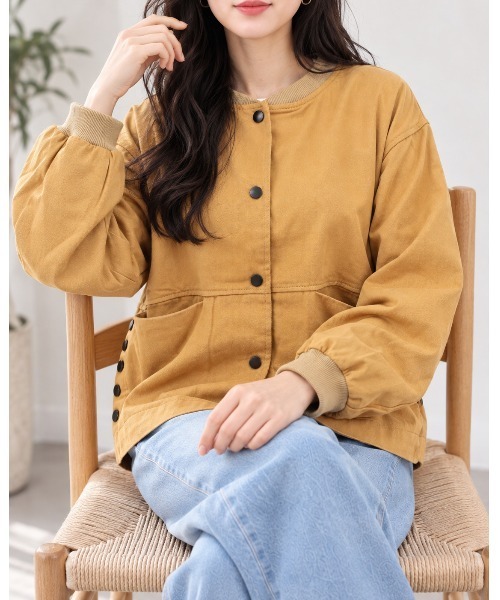 FAZVY(ファズビー)の「季節の変わり目に頼れる ゆるシルエットノーカラーブルゾン(ブルゾン・レディース・レッド/ライトブラウン/ブラック・L/M)」の4枚目の写真