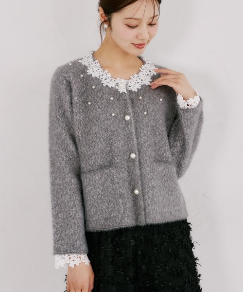 tocco closet(トッコ クローゼット)の「【ZOZO限定】レース×パール装飾ニットジャケット(ニット/セーター・レディース・グレー/ベージュ・M)」の1枚目の写真