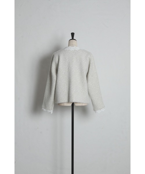 tocco closet(トッコ クローゼット)の「【ZOZO限定】レース×パール装飾ニットジャケット(ニット/セーター・レディース・グレー/ベージュ・M)」の9枚目の写真