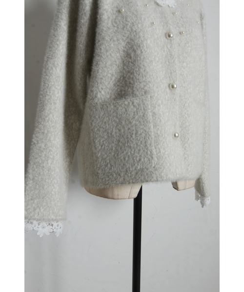 tocco closet(トッコ クローゼット)の「【ZOZO限定】レース×パール装飾ニットジャケット(ニット/セーター・レディース・グレー/ベージュ・M)」の12枚目の写真