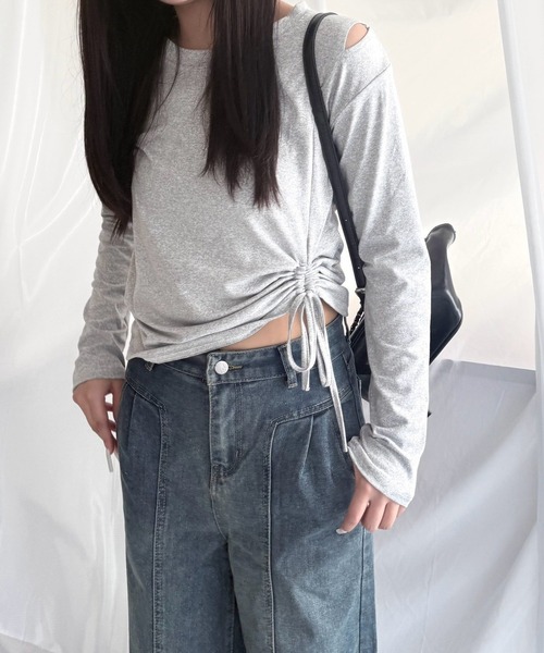 merrylatte(メリーラテ)の「ドローストリング アシンメトリー ショート丈 シャーリングトップス(Tシャツ/カットソー・レディース・グレー/ホワイト/ブラック・FREE)」の5枚目の写真
