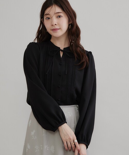couture brooch（クチュールブローチ）の「【衿元リボンが可憐】ピンタック レース ブラウス（シャツ/ブラウス・レディース・ブラック/ベビーピンク/アイボリー・36/42/40/38）」の13枚目の写真
