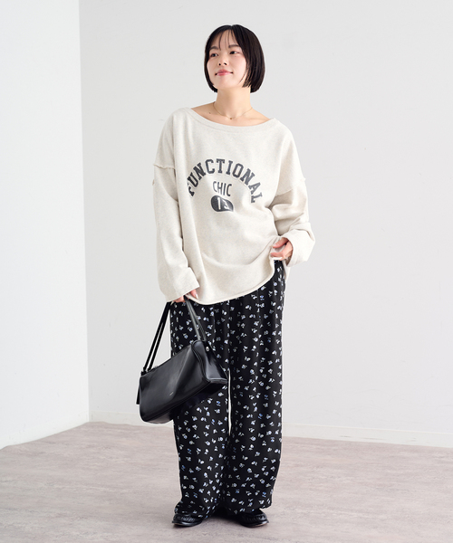 U by SPICK&SPAN(ユーバイスピックアンドスパン)の「フラワープリントイージーサテンパンツ(スラックス・レディース・アイボリー/ホワイト/ブラック・36/38)」の4枚目の写真