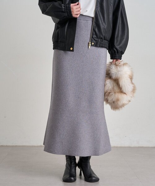 LOUNGEDRESS(ラウンジドレス)の「《セットアップ可》スウェットライクフレアスカート 秋服(スカート・レディース・ライトベージュ/グレー/レッド/ブラック・FREE)」の1枚目の写真