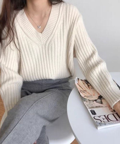 Beststore（ベストストア）の「【全5色】こなれ感たっぷり ルーズシルエット Vネック ワイドリブ ニット セーター 秋冬（ニット/セーター・レディース・ブラウン/ベージュ/ダークブルー/オフホワイト/ブラック・FREE）」の6枚目の写真