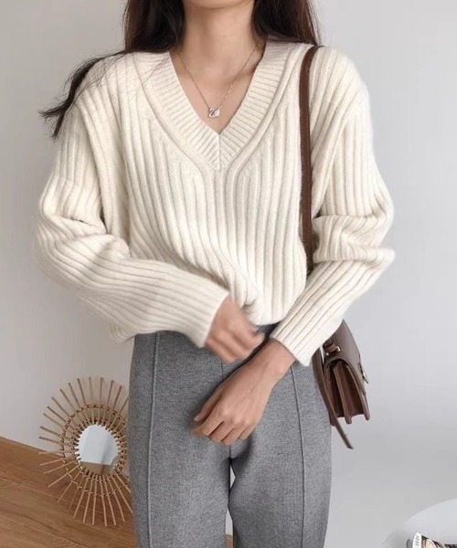 Beststore（ベストストア）の「【全5色】こなれ感たっぷり ルーズシルエット Vネック ワイドリブ ニット セーター 秋冬（ニット/セーター・レディース・ブラウン/ベージュ/ダークブルー/オフホワイト/ブラック・FREE）」の10枚目の写真