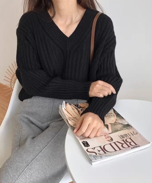 Beststore（ベストストア）の「【全5色】こなれ感たっぷり ルーズシルエット Vネック ワイドリブ ニット セーター 秋冬（ニット/セーター・レディース・ブラウン/ベージュ/ダークブルー/オフホワイト/ブラック・FREE）」の12枚目の写真