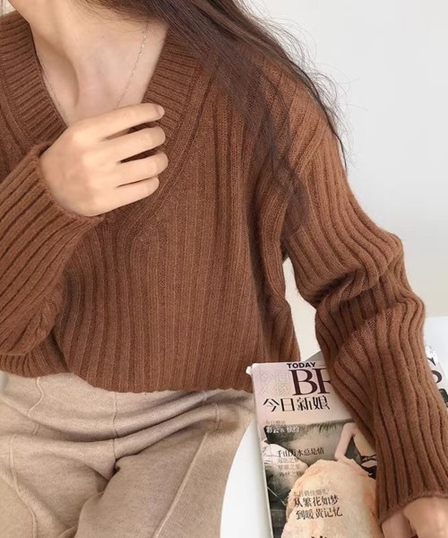 Beststore（ベストストア）の「【全5色】こなれ感たっぷり ルーズシルエット Vネック ワイドリブ ニット セーター 秋冬（ニット/セーター・レディース・ブラウン/ベージュ/ダークブルー/オフホワイト/ブラック・FREE）」の17枚目の写真
