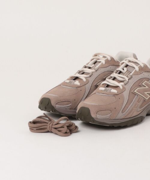 emmi（エミ）の「【New Balance】U204L（スニーカー・レディース・ブラウン・24/23.5/25/24.5/23）」の4枚目の写真