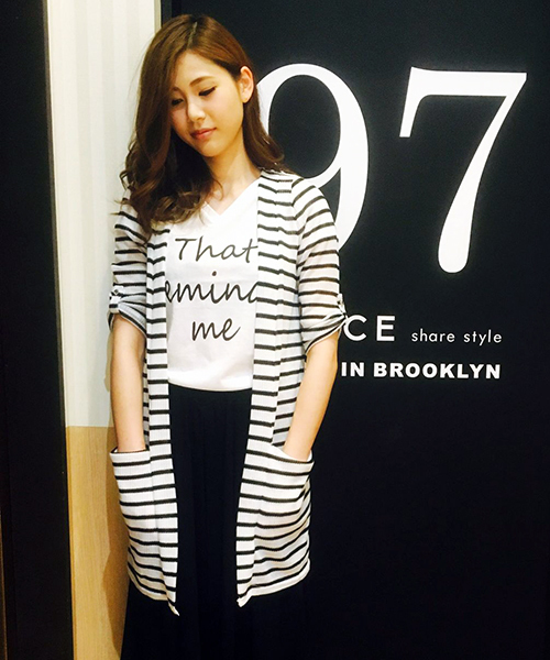 VENCEEXCHANGE(ヴァンスエクスチェンジ)の「畦ガウンネックプリントアンサンブル (カーディガン/ボレロ・レディース・オフホワイト/グレー/ブラック・MEDIUM)」の2枚目の写真