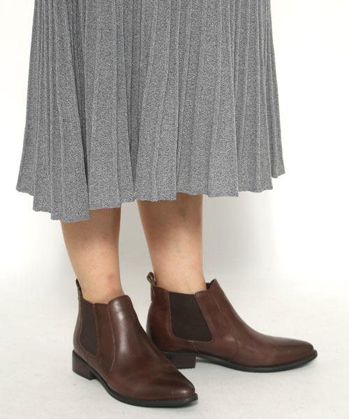 ASZAKKA（アザッカ）の「フラットレザーゴアブーツ（ブーツ・レディース・ブラック/ブラウン/キャメル・L/M）」の5枚目の写真