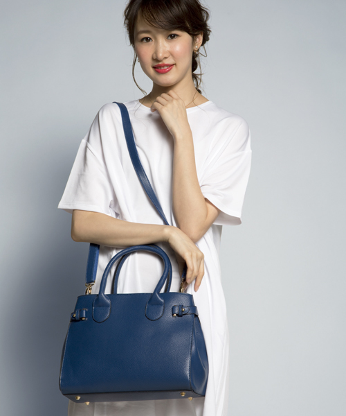 PLAIN CLOTHING（プレーンクロージング）の「スクエアハンドバッグ【PLAIN CLOTHING】（ショルダーバッグ・レディース・カーキ/ブラック/ベージュ/ネイビー/レッド/キャメル/グレー・FREE）」の5枚目の写真