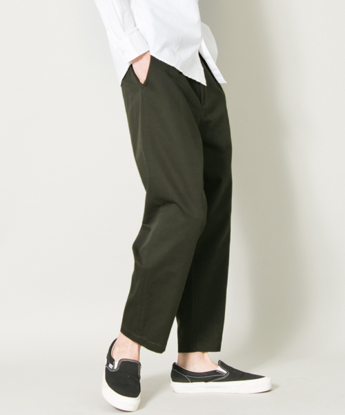 URBAN RESEARCH(アーバンリサーチ)の「UR T/Cツイル ワンタックワイドパンツ(その他パンツ・メンズ・ベージュ/カーキ/ブラック・LARGE/MEDIUM)」の3枚目の写真