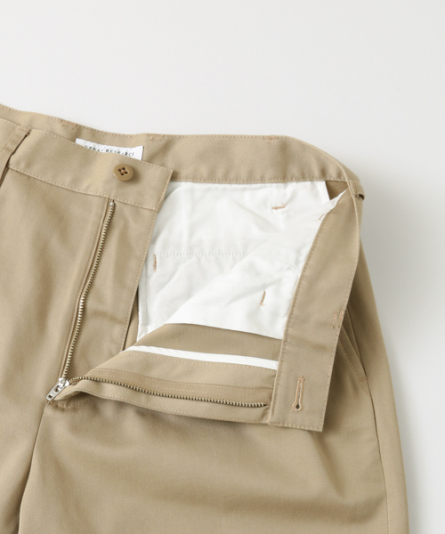 URBAN RESEARCH(アーバンリサーチ)の「UR T/Cツイル ワンタックワイドパンツ(その他パンツ・メンズ・ベージュ/カーキ/ブラック・LARGE/MEDIUM)」の8枚目の写真