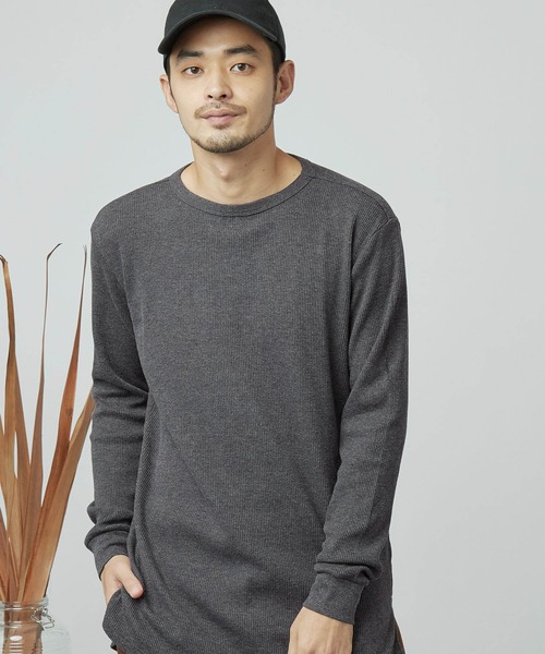 MONO-MART（モノマート）の「ワッフル編みオーバーロングカットソー/サイドスリットヘムライン(L/Sスリーブ)（Tシャツ/カットソー・メンズ・ブラウン系その他/ブラック系その他/グレー系その他/ベージュ系その他/ブラック/ホワイト系その他/グリーン系その他/バーガンディー/ベージュ/チャコール/レッド系その他/杢グレー/パープル/カーキ/ブラウン系その他2/ブルー系その他/アイボリー/グレー系その他2/ネイビー/パープル系その他/ブルーグリーン/イエロー系その他/ブルー系その他2/キャメル/スモークピンク/ピンク系その他/ブルー系その他3/ベージュ系その他3/レッド系その他3/グレー系その他4/ホワイト系その他3/ブラック系その他3/ピンク系その他3/グリーン系その他3/グレー系その他3/イエロー系その他3/パープル系その他3/ブルー系その他4/グレイッシュベージュ/ブラウン/ブラウン系その他3/ベージュ系その他2/ベージュ系その他4/グリーン系その他2/ブルー系その他5/ナチュラル/グリーン系その他4/ブルー系その他6・XL/M/L/FREE）」の10枚目の写真