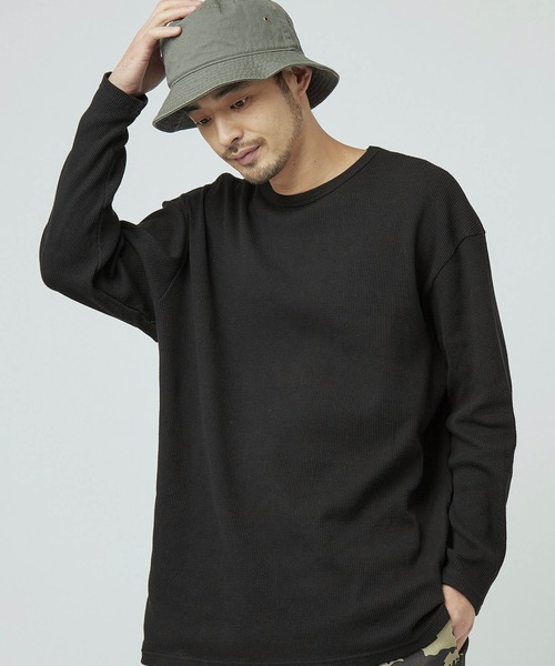 MONO-MART（モノマート）の「ワッフル編みオーバーロングカットソー/サイドスリットヘムライン(L/Sスリーブ)（Tシャツ/カットソー・メンズ・ブラウン系その他/ブラック系その他/グレー系その他/ベージュ系その他/ブラック/ホワイト系その他/グリーン系その他/バーガンディー/ベージュ/チャコール/レッド系その他/杢グレー/パープル/カーキ/ブラウン系その他2/ブルー系その他/アイボリー/グレー系その他2/ネイビー/パープル系その他/ブルーグリーン/イエロー系その他/ブルー系その他2/キャメル/スモークピンク/ピンク系その他/ブルー系その他3/ベージュ系その他3/レッド系その他3/グレー系その他4/ホワイト系その他3/ブラック系その他3/ピンク系その他3/グリーン系その他3/グレー系その他3/イエロー系その他3/パープル系その他3/ブルー系その他4/グレイッシュベージュ/ブラウン/ブラウン系その他3/ベージュ系その他2/ベージュ系その他4/グリーン系その他2/ブルー系その他5/ナチュラル/グリーン系その他4/ブルー系その他6・XL/M/L/FREE）」の7枚目の写真