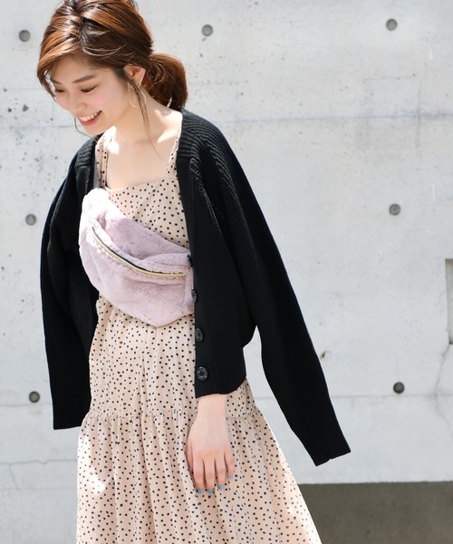 natural couture（ナチュラルクチュール）の「アイレット入りシンプルカーディガン（カーディガン/ボレロ・レディース・ブラック/パープル/ピンク/グリーン/アイボリー/キャメル・FREE）」の3枚目の写真