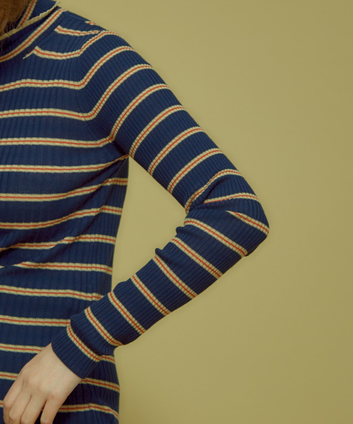 Abahouse Devinette（ドゥヴィネット）の「SUPER120sタートルハイゲージリブニット（ニット/セーター・レディース・ホワイト/ライトグレー/ブラック/ベージュ/ネイビー/ブルー/ブルー系その他・フリー）」の12枚目の写真