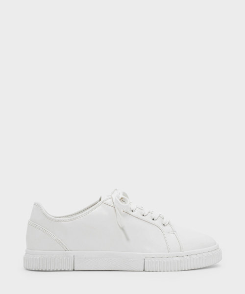 CHARLES & KEITH(チャールズ & キース)の「クラシックレースアップスニーカー / CLASSIC LACE UP SNEAKERS(スニーカー・レディース・ホワイト/ダークブルー・22.5cm/23cm/23.5cm/24.5cm/25cm/25.5cm)」の2枚目の写真
