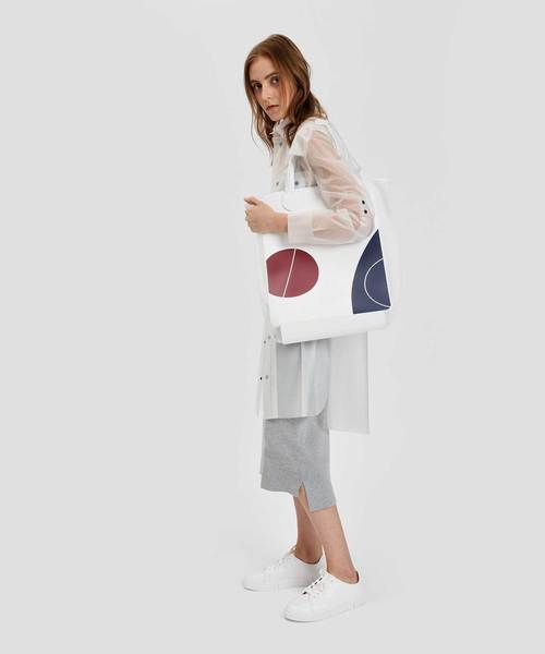 CHARLES & KEITH(チャールズ & キース)の「クラシックレースアップスニーカー / CLASSIC LACE UP SNEAKERS(スニーカー・レディース・ホワイト/ダークブルー・22.5cm/23cm/23.5cm/24.5cm/25cm/25.5cm)」の8枚目の写真