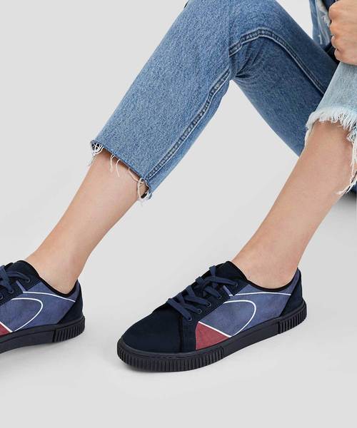 CHARLES & KEITH(チャールズ & キース)の「クラシックレースアップスニーカー / CLASSIC LACE UP SNEAKERS(スニーカー・レディース・ホワイト/ダークブルー・22.5cm/23cm/23.5cm/24.5cm/25cm/25.5cm)」の9枚目の写真