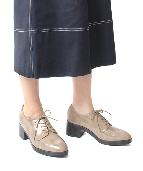 RANDA(ランダ)の「ラウンドトゥレースアップヒールシューズ(ドレスシューズ・レディース・ブラック/ブラウン・M/L/LL/S)」の1枚目の写真