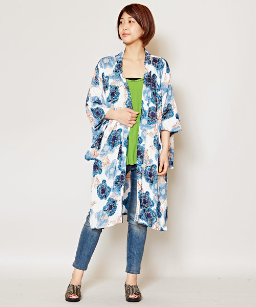 チャイハネ（チャイハネ）の「【チャイハネ】ヴィンテージフラワープリント着物袖カーディガン（カーディガン/ボレロ・レディース・ホワイト/イエロー/グリーン・FREE）」の4枚目の写真