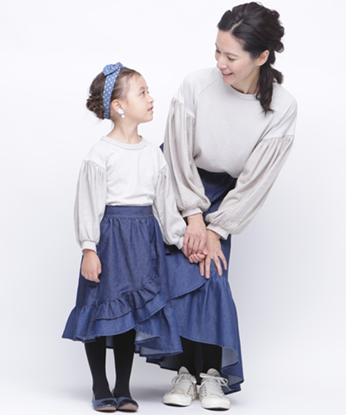 RUGGEDWORKS（ラゲッドワークス）の「【ママとお揃い】デニムラッフルロングスカート（デニムスカート・キッズ・インディゴブルー・110cm/100cm/120cm/90cm/80ｃｍ/140cm/130cm）」の3枚目の写真