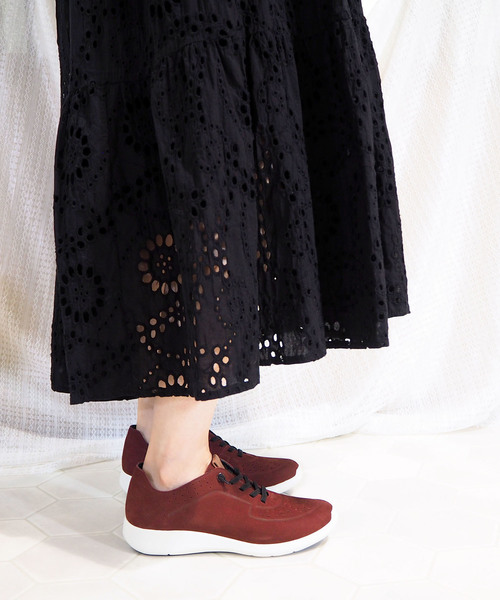 ANYO（エーエヌワイオー）の「〈ANYO (エーエヌワイオー)〉　ソフトレザースニーカー（スニーカー・レディース・ホワイト/ブラック/シルバー/ワインレッド・22.5cm/23.5cm/24.5cm/23.0cm/24.0cm）」の4枚目の写真