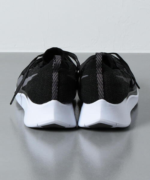 NIKE（ナイキ）の「＜NIKE（ナイキ）＞ ZOOM FRY KNIT（スニーカー・メンズ・ホワイト/ブラック・26.5cm/27cm/28cm/29cm/30cm/27.5cm/28.5cm）」の5枚目の写真