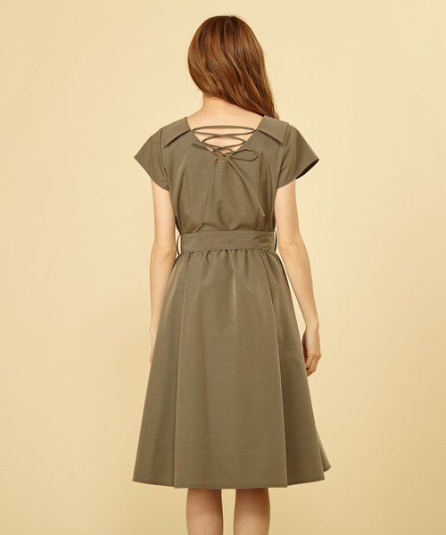 MIIA（ミーア）の「バックレースアップ抜き襟シャツワンピース（シャツ