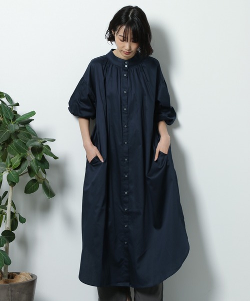 LAKOLE(ラコレ)の「2WAYソフトサテンギャザーワンピース / LAKOLE(シャツワンピース・レディース・ネイビー/カーキ/ボルドー/アイボリー・SMALL/MEDIUM)」の3枚目の写真