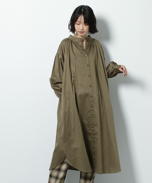 LAKOLE(ラコレ)の「2WAYソフトサテンギャザーワンピース / LAKOLE(シャツワンピース・レディース・ネイビー/カーキ/ボルドー/アイボリー・SMALL/MEDIUM)」の18枚目の写真