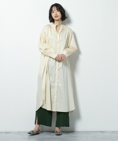 LAKOLE(ラコレ)の「2WAYソフトサテンギャザーワンピース / LAKOLE(シャツワンピース・レディース・ネイビー/カーキ/ボルドー/アイボリー・SMALL/MEDIUM)」の7枚目の写真