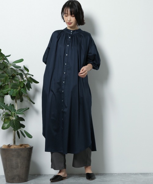 LAKOLE(ラコレ)の「2WAYソフトサテンギャザーワンピース / LAKOLE(シャツワンピース・レディース・ネイビー/カーキ/ボルドー/アイボリー・SMALL/MEDIUM)」の5枚目の写真