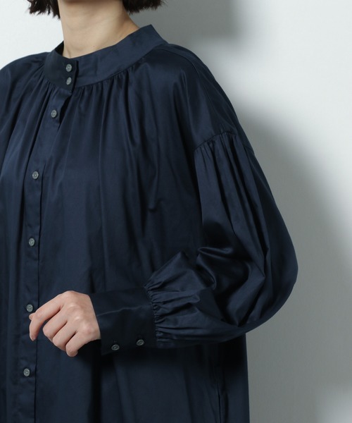 LAKOLE(ラコレ)の「2WAYソフトサテンギャザーワンピース / LAKOLE(シャツワンピース・レディース・ネイビー/カーキ/ボルドー/アイボリー・SMALL/MEDIUM)」の17枚目の写真