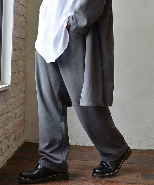 MinoriTY（マイノリティ）の「【MinoriTY】もちもち素材ワイドシルエットイージーパンツ ワイドパンツ 無地 メンズ（スウェットパンツ・メンズ・ブラウン/モカ/ブラック/グレー/ブラウン系1/ブルー系1/ブラック系1・L/M/S）」の3枚目の写真